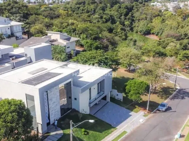 Casa com 493m² 5 quartos e 7 banheiros, à venda, no bairro Condomínio do Lago em Goiânia