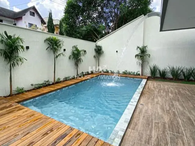 Casa com 493m² 5 quartos e 7 banheiros, à venda, no bairro Condomínio do Lago em Goiânia