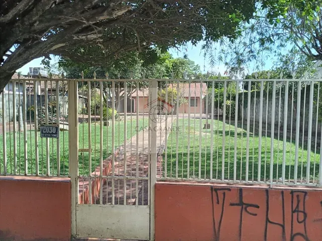 Casa com 809m² 3 quartos e 1 banheiro, à venda, no bairro Centro em Rolândia