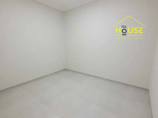 Casa com 200m² 3 quartos e 1 banheiro, à venda, no bairro Parque Residencial do Lago em Votuporanga