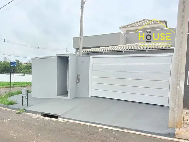 Casa com 200m² 3 quartos e 1 banheiro, à venda, no bairro Parque Residencial do Lago em Votuporanga