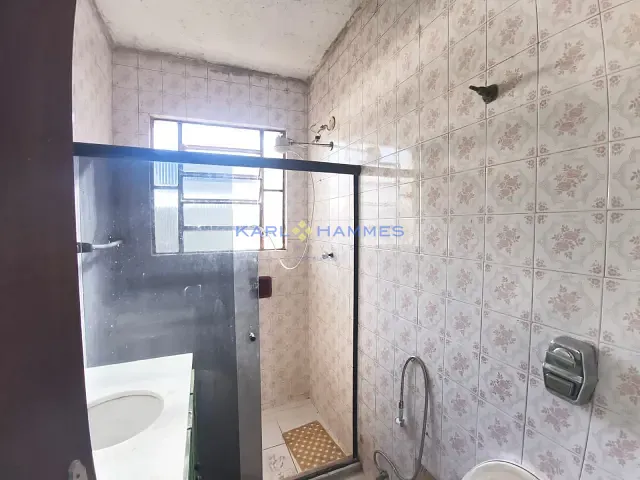Casa 7 quartos e 5 banheiros, à venda, no bairro Itamarati em Petrópolis