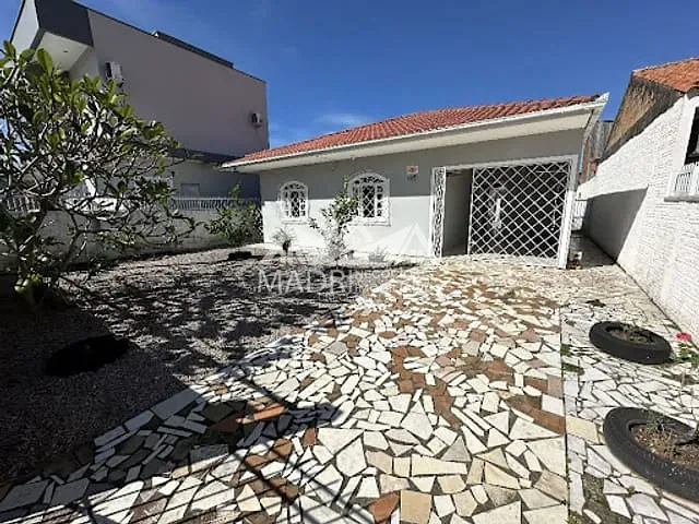 Casa com 360m² 2 quartos e 1 banheiro, à venda, no bairro Barra do Aririu em Palhoça