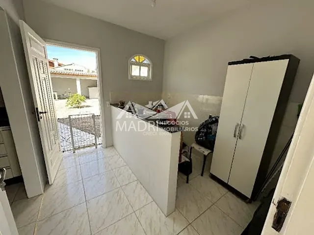 Casa com 360m² 2 quartos e 1 banheiro, à venda, no bairro Barra do Aririu em Palhoça