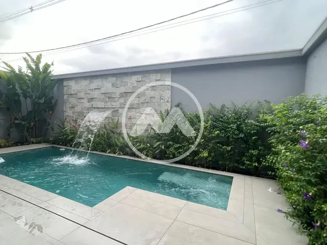 Casa 3 quartos e 4 banheiros, à venda, no bairro Residencial Nabhan em Cianorte