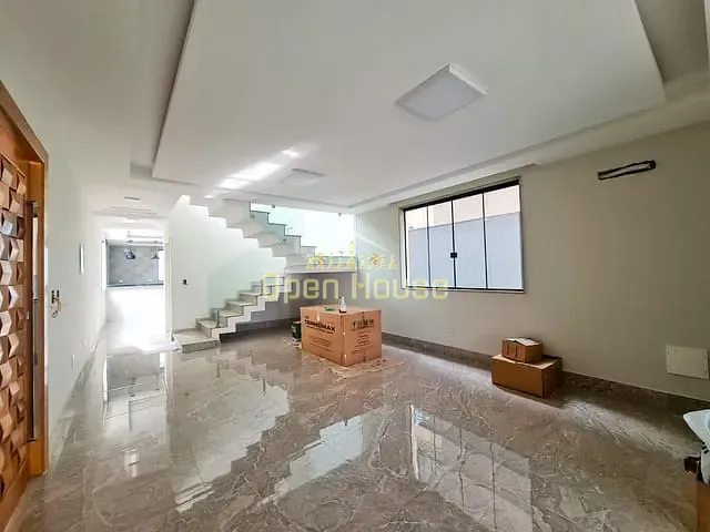 Casa com 225m² 3 quartos e 2 banheiros, à venda, no bairro Jardim Belvedere em Volta Redonda