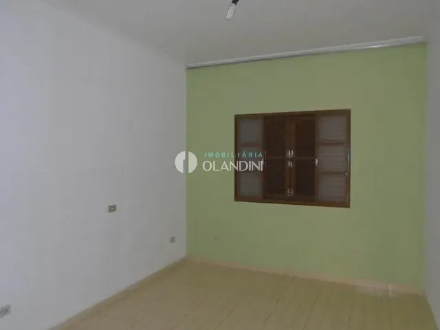 Casa com 450m² 2 quartos e 2 banheiros, para alugar, no bairro Jardim Arrivabene II em Artur Nogueira