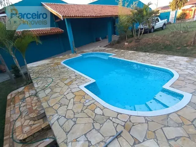 Casa com 1179m² 3 quartos e 2 banheiros, à venda, no bairro Nova Jaguariuna em Jaguariúna