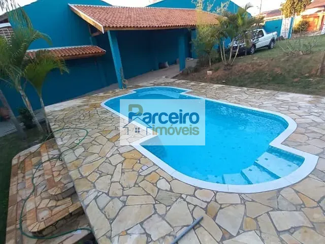 Casa com 1179m² 3 quartos e 2 banheiros, à venda, no bairro Nova Jaguariuna em Jaguariúna