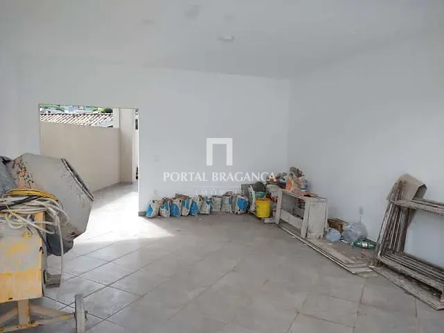 Casa com 300m² 3 quartos e 4 banheiros, à venda ou para alugar, no bairro Jardim América em Bragança Paulista