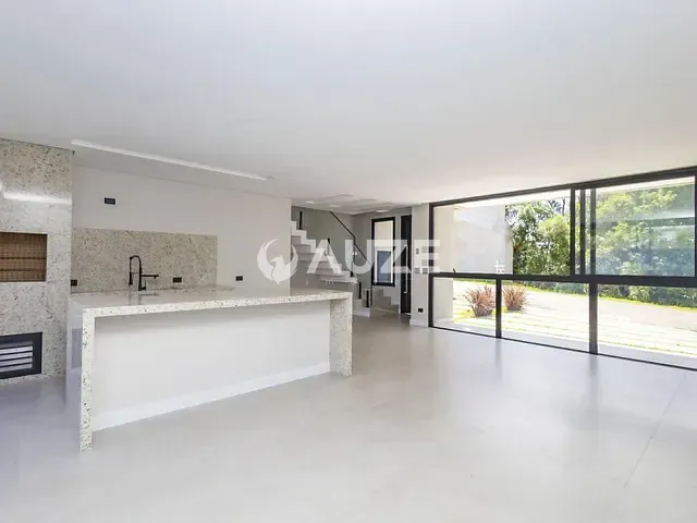 Casa com 166m² 3 quartos e 3 banheiros, à venda, no bairro Pilarzinho em Curitiba