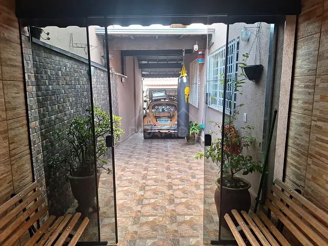 Casa com 250m² 3 quartos e 2 banheiros, à venda, no bairro Jardim das Hortênsias em Poços de Caldas