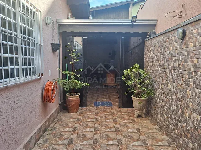 Casa com 250m² 3 quartos e 2 banheiros, à venda, no bairro Jardim das Hortênsias em Poços de Caldas
