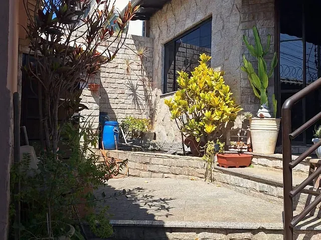 Casa com 250m² 3 quartos e 2 banheiros, à venda, no bairro Jardim das Hortênsias em Poços de Caldas
