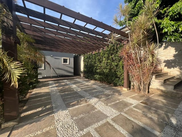 Casa com 1000m² 4 quartos e 5 banheiros, à venda, no bairro Campo Grande em Rio de Janeiro
