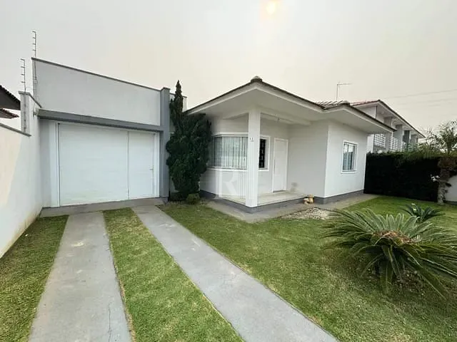 Casa 3 quartos e 2 banheiros, para alugar, no bairro Areias em Tijucas