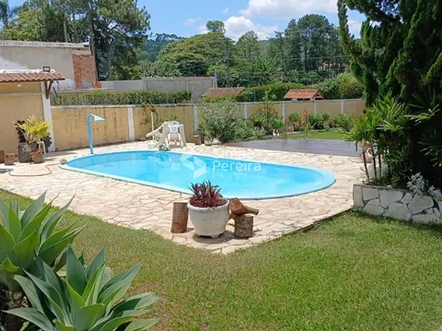 Casa 4 quartos e 4 banheiros, à venda, no bairro Parque Jardim da Serra em Juiz de Fora