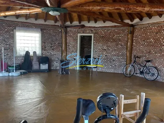Casa com 600m² 3 quartos e 1 banheiro, à venda, no bairro Caixa D´água em Vinhedo