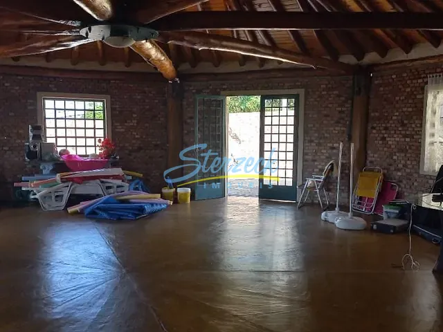 Casa com 600m² 3 quartos e 1 banheiro, à venda, no bairro Caixa D´água em Vinhedo