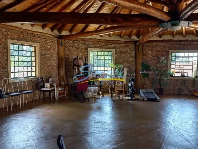 Casa com 600m² 3 quartos e 1 banheiro, à venda, no bairro Caixa D´água em Vinhedo