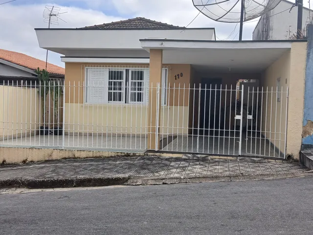 Casa com 256m² 3 quartos e 1 banheiro, à venda, no bairro Chácara Doutor Hipólito em Taubaté