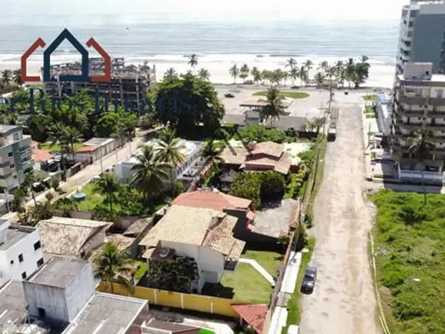 Casa com 5m² 4 quartos e 3 banheiros, à venda ou para alugar, no bairro Nossa Senhora da Vitória em Ilhéus