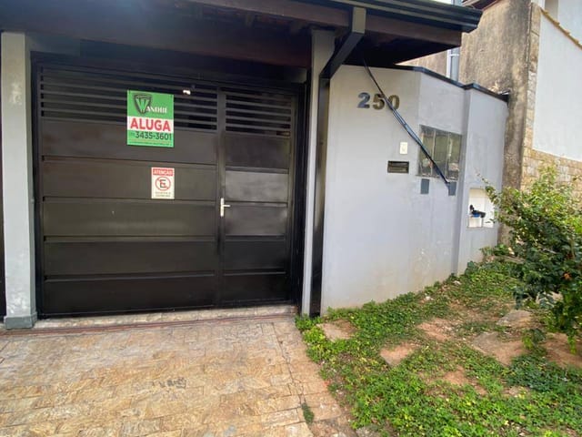 Casa 1 quarto e 1 banheiro, para alugar, no bairro Centro em Extrema