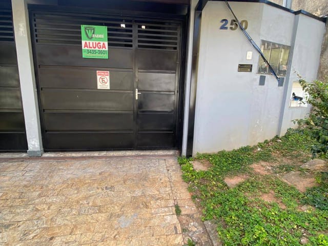 Casa 1 quarto e 1 banheiro, para alugar, no bairro Centro em Extrema