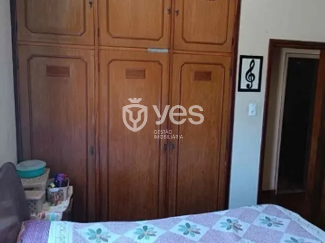 Casa com 310m² 3 quartos e 1 banheiro, à venda, no bairro Vila São Pedro em Araxá