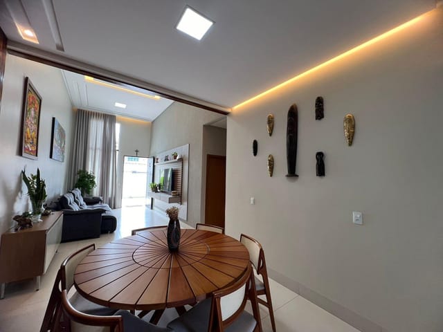 Casa com 280m² 3 quartos e 2 banheiros, à venda, no bairro Jardim Fonte Nova em Goiânia