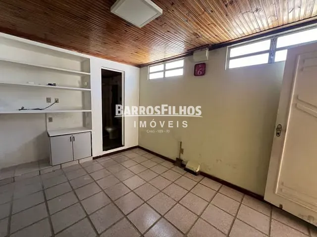Casa com 240m² 3 quartos e 4 banheiros, à venda, no bairro Centro em Aracaju