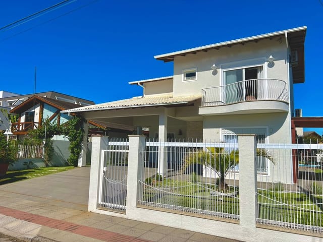Casa com 450m² 3 quartos e 4 banheiros, à venda, no bairro Ingleses Norte em Florianópolis