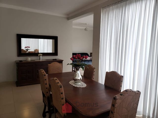 Casa com 700m², à venda, no bairro Condomínio Colonial Village em Pindamonhangaba