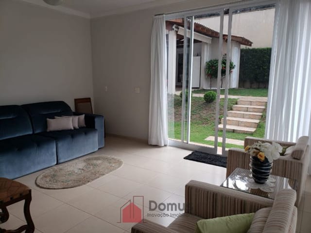 Casa com 700m², à venda, no bairro Condomínio Colonial Village em Pindamonhangaba
