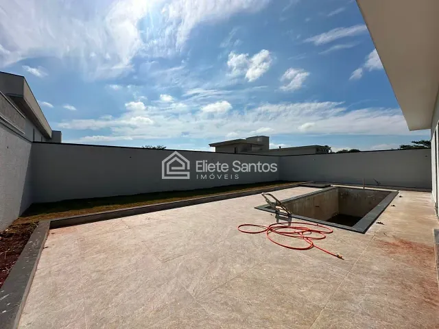 Casa com 490m² 3 quartos e 5 banheiros, à venda, no bairro Parque Fortaleza em Nova Odessa