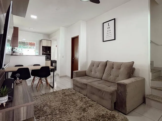 Casa 2 quartos e 1 banheiro, à venda, no bairro Morada de Laranjeiras em Serra