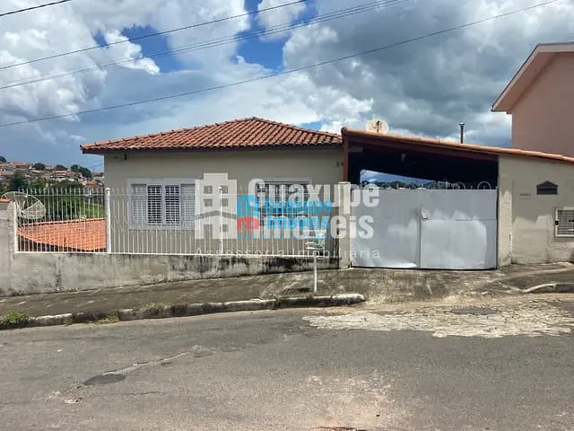 Casa com 220m², à venda, no bairro PARQUE DO LAGO em GUAXUPÉ