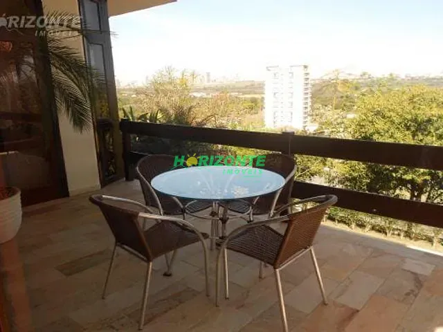 Casa com 456m² 4 quartos e 3 banheiros, à venda, no bairro Urbanova em São José dos Campos