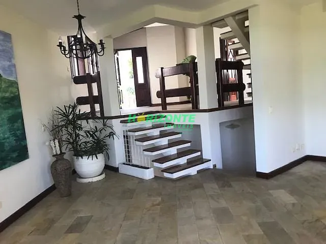 Casa com 456m² 4 quartos e 3 banheiros, à venda, no bairro Urbanova em São José dos Campos