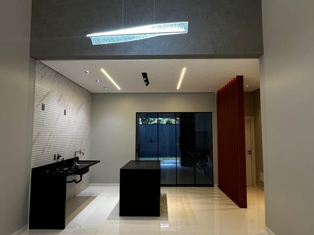 Casa com 250m² 3 quartos e 4 banheiros, à venda, no bairro Ponta Negra em Manaus