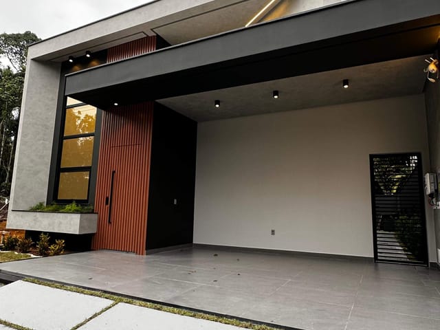 Casa com 250m² 3 quartos e 4 banheiros, à venda, no bairro Ponta Negra em Manaus