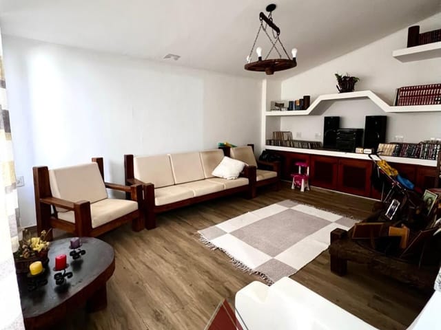 Casa com 500m² 3 quartos e 2 banheiros, à venda, no bairro Parque do Castelo em Franca