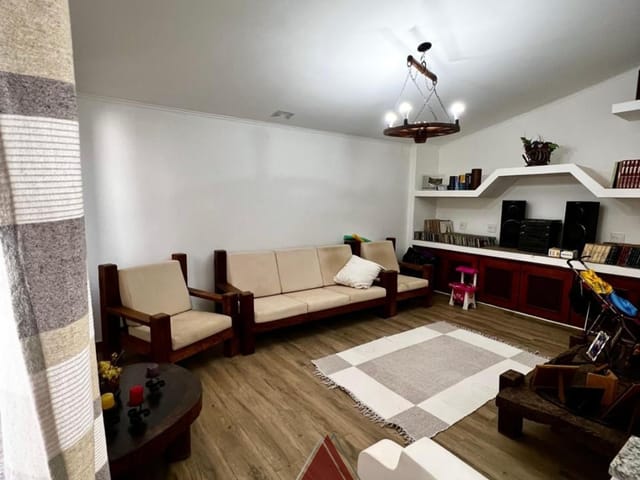 Casa com 500m² 3 quartos e 2 banheiros, à venda, no bairro Parque do Castelo em Franca