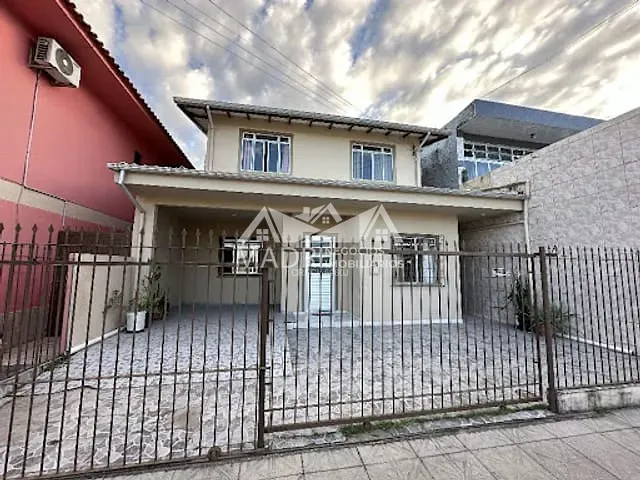 Casa com 180m² 6 quartos e 3 banheiros, à venda, no bairro Ponte do Imaruim em Palhoça