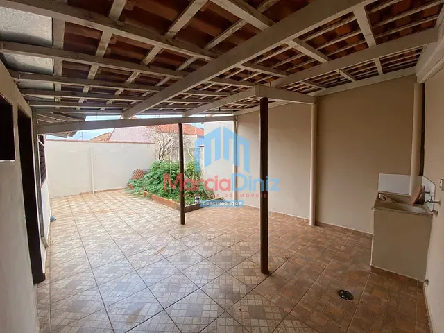 Casa 3 quartos e 2 banheiros, para alugar, no bairro Jardim Independência em Ituverava