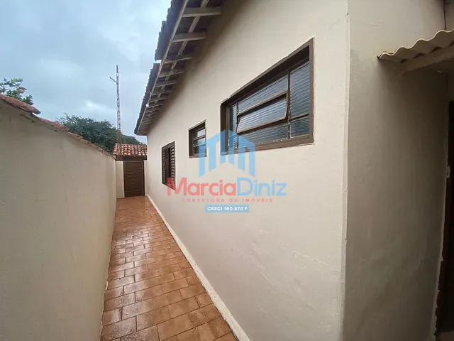 Casa 3 quartos e 2 banheiros, para alugar, no bairro Jardim Independência em Ituverava