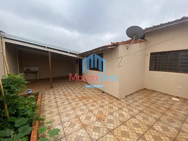 Casa 3 quartos e 2 banheiros, para alugar, no bairro Jardim Independência em Ituverava