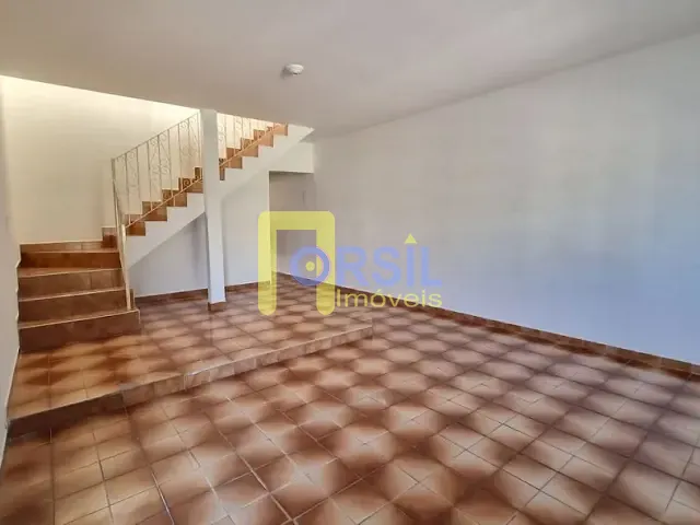 Casa com 240m² 3 quartos e 2 banheiros, para alugar, no bairro Alto Ipiranga em Mogi das Cruzes