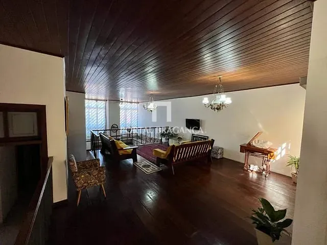 Casa com 313m² 3 quartos e 2 banheiros, à venda, no bairro Jardim América em Bragança Paulista