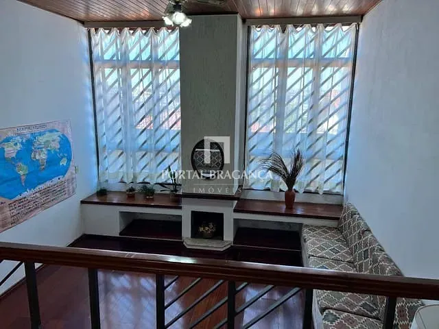Casa com 313m² 3 quartos e 2 banheiros, à venda, no bairro Jardim América em Bragança Paulista